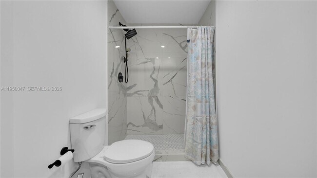 Building Photo - 417 NW 13 Ct