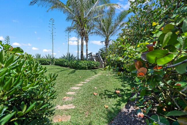 Building Photo - 5525 Jimmy Buffett Mem Hwy