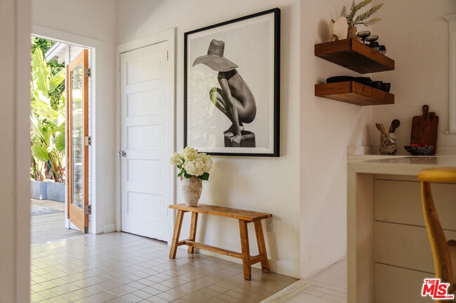 Building Photo - 1163 Nelrose Ave