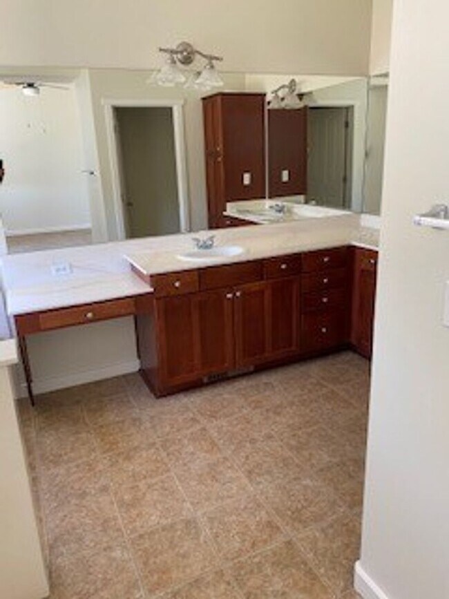 Building Photo - 1219 Turnberry Dr