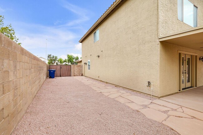 Building Photo - Beautiful Chandler home with pool!
