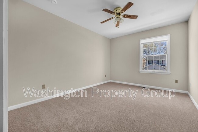 Building Photo - 5602 Grouper Ct