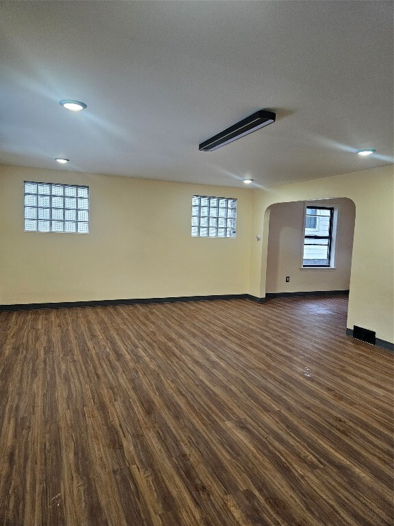 Building Photo - 106 Hayes Ave