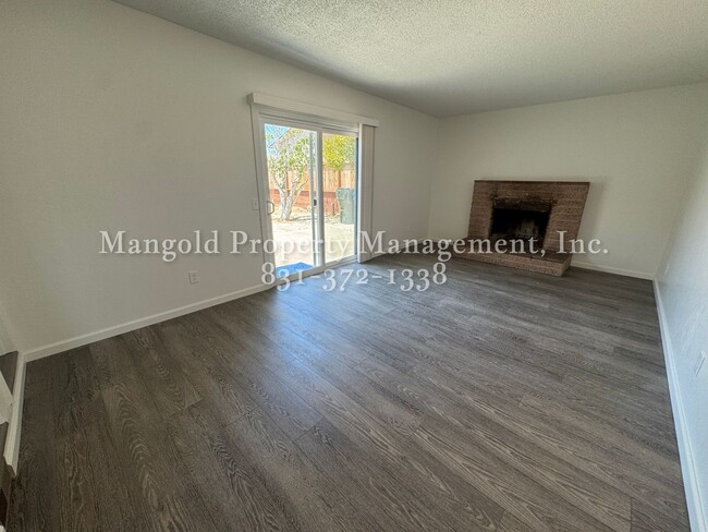 Building Photo - Beautifully Updated 3-Bedroom Home with Sp...