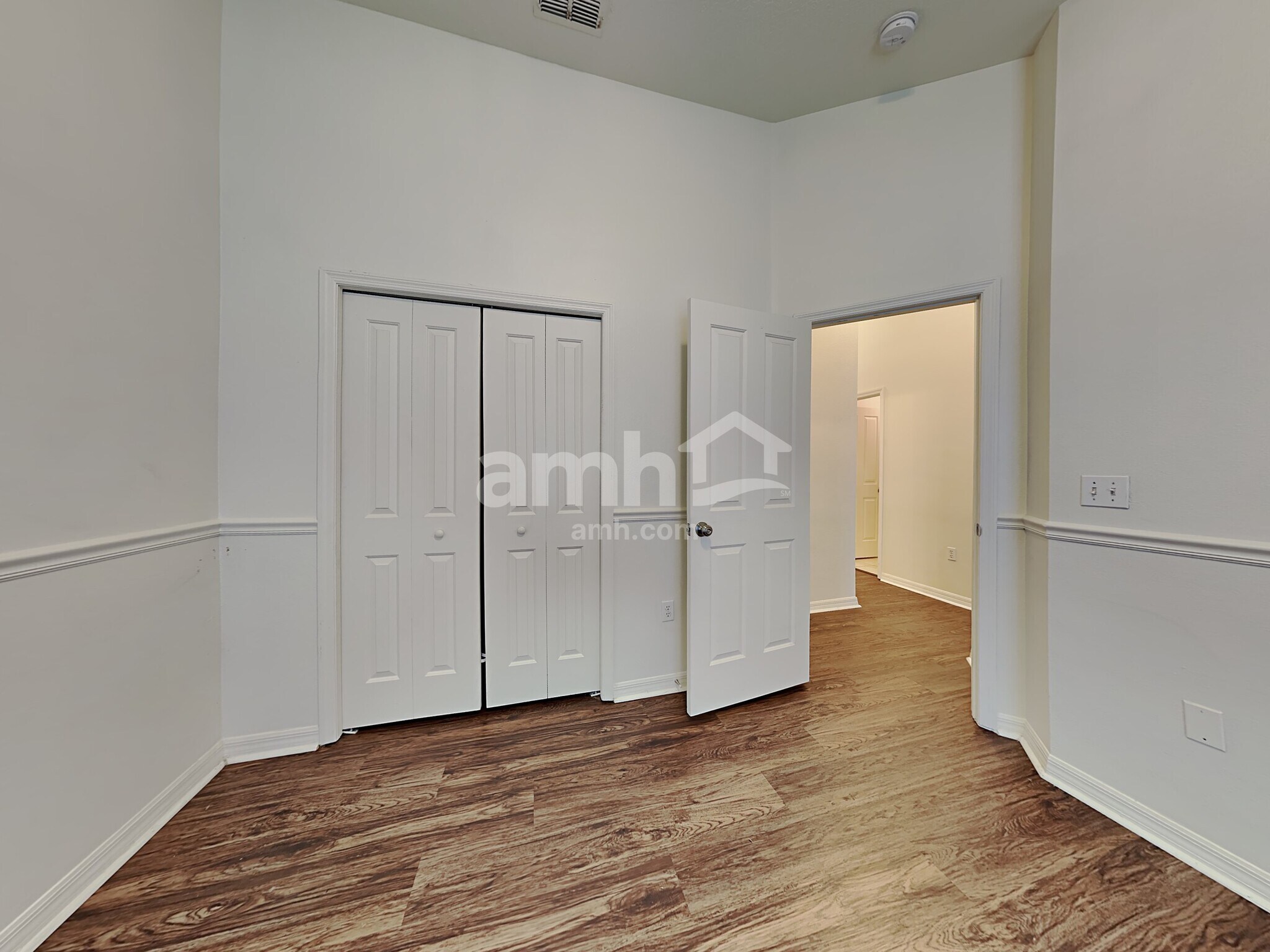 Building Photo - 23121 Emerson Way