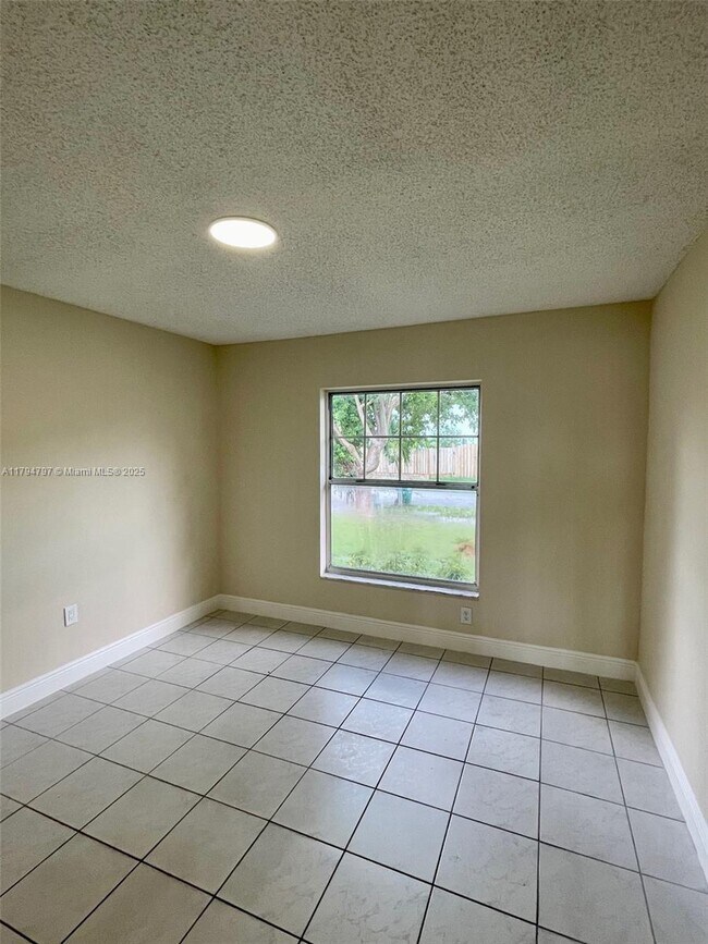 Building Photo - 21681 SW 97th Ct