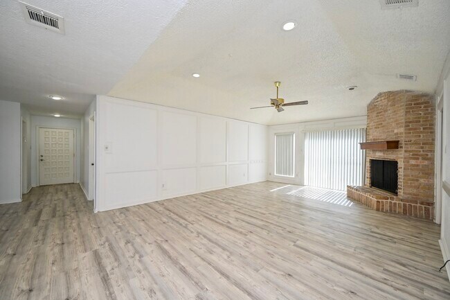 Building Photo - 7735 Quail Meadow Dr
