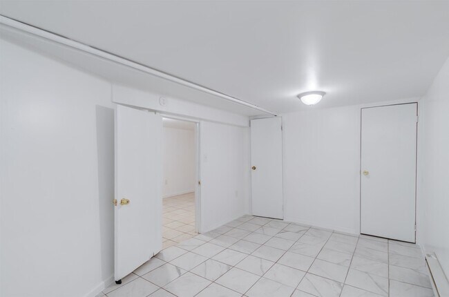 Building Photo - 404 Danforth Ave