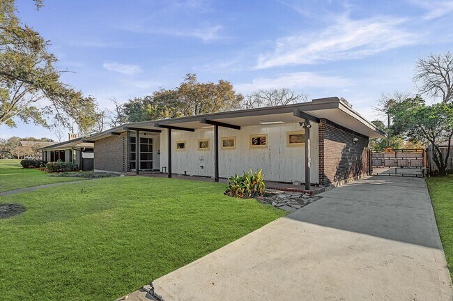 Building Photo - 9107 Timberside Dr