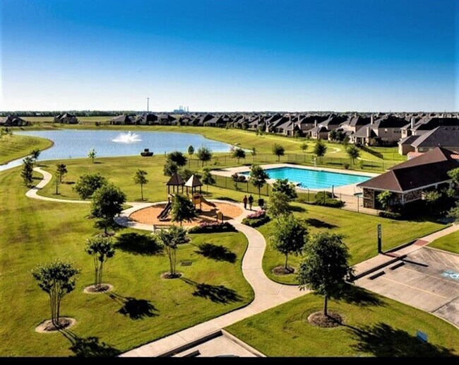 Building Photo - 218 Verde Lake Way