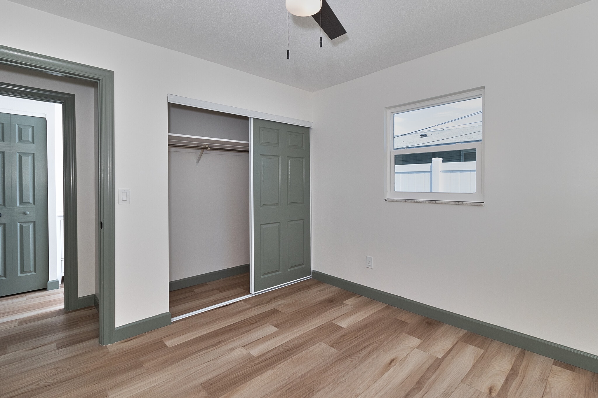 Building Photo - 510 91st Ave N