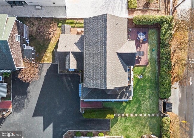 Building Photo - 330 Garfield Pkwy