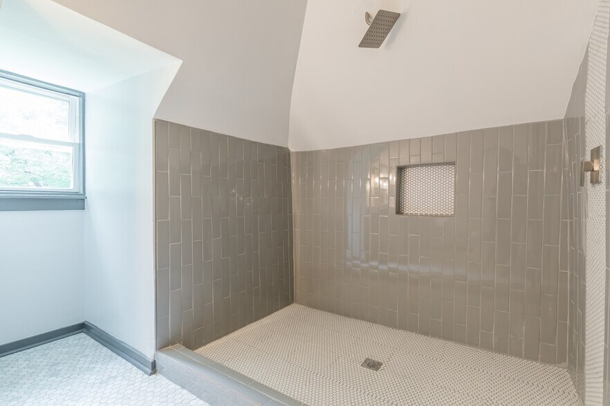 Building Photo - 1393 Westview Dr SW