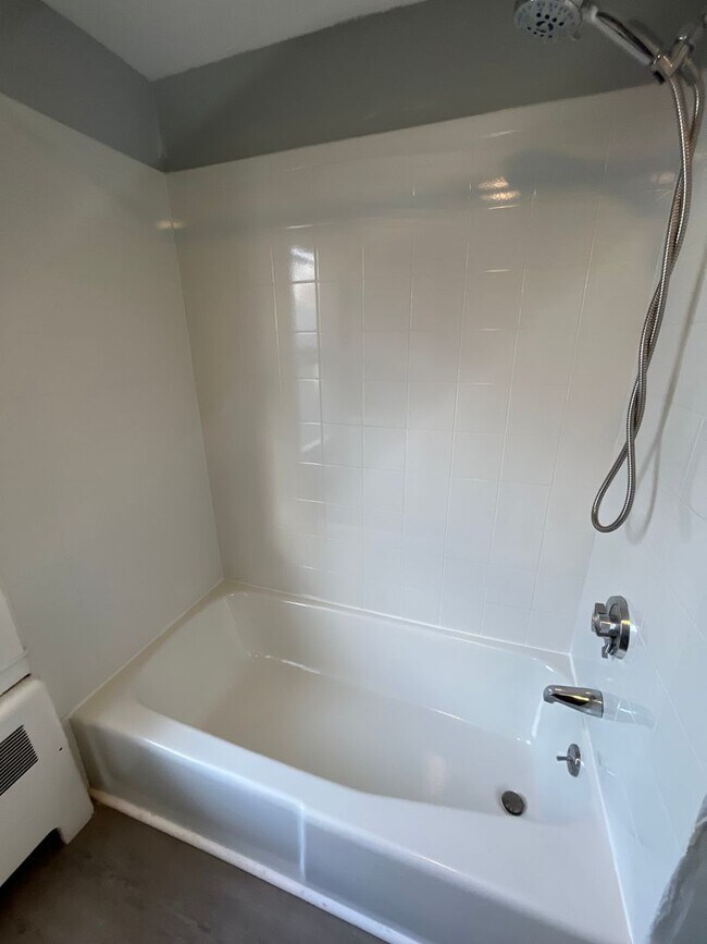 Building Photo - 36 Fisher St