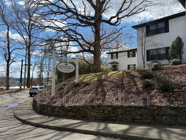 Building Photo - 615 Biltmore Ave