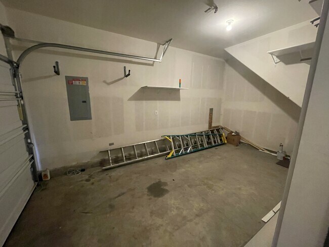 Building Photo - 13556 SE Steele St