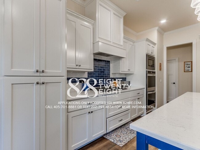 Building Photo - **COMING JANUARY 2ND!!!** STUNNINGLY BEAUTIFUL SPACIOUS 5 BED/3 BATH HOME IN ST JAMES PARK!