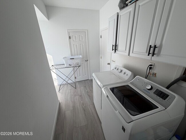 Building Photo - 534 Apple Dr