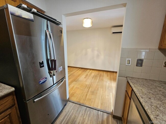 Building Photo - 49 Beechwood Ave