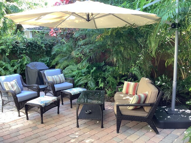 private courtyard - 2700 1st NE Ave