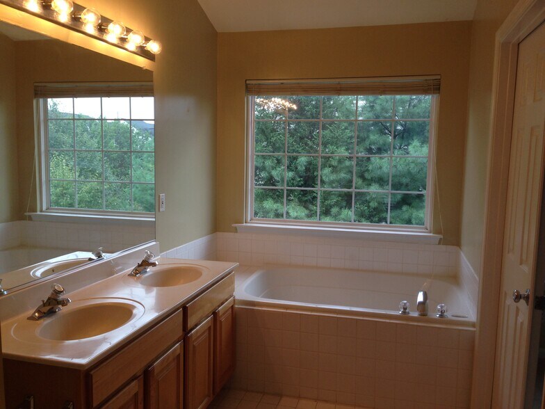 Building Photo - 21480 Rusty Blackhaw Sq