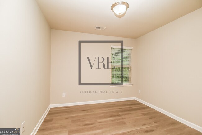 Building Photo - 133 Avonwood Cir