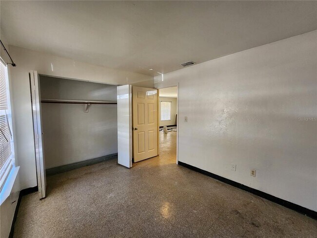 Building Photo - 5817 NW 23rd Terrace