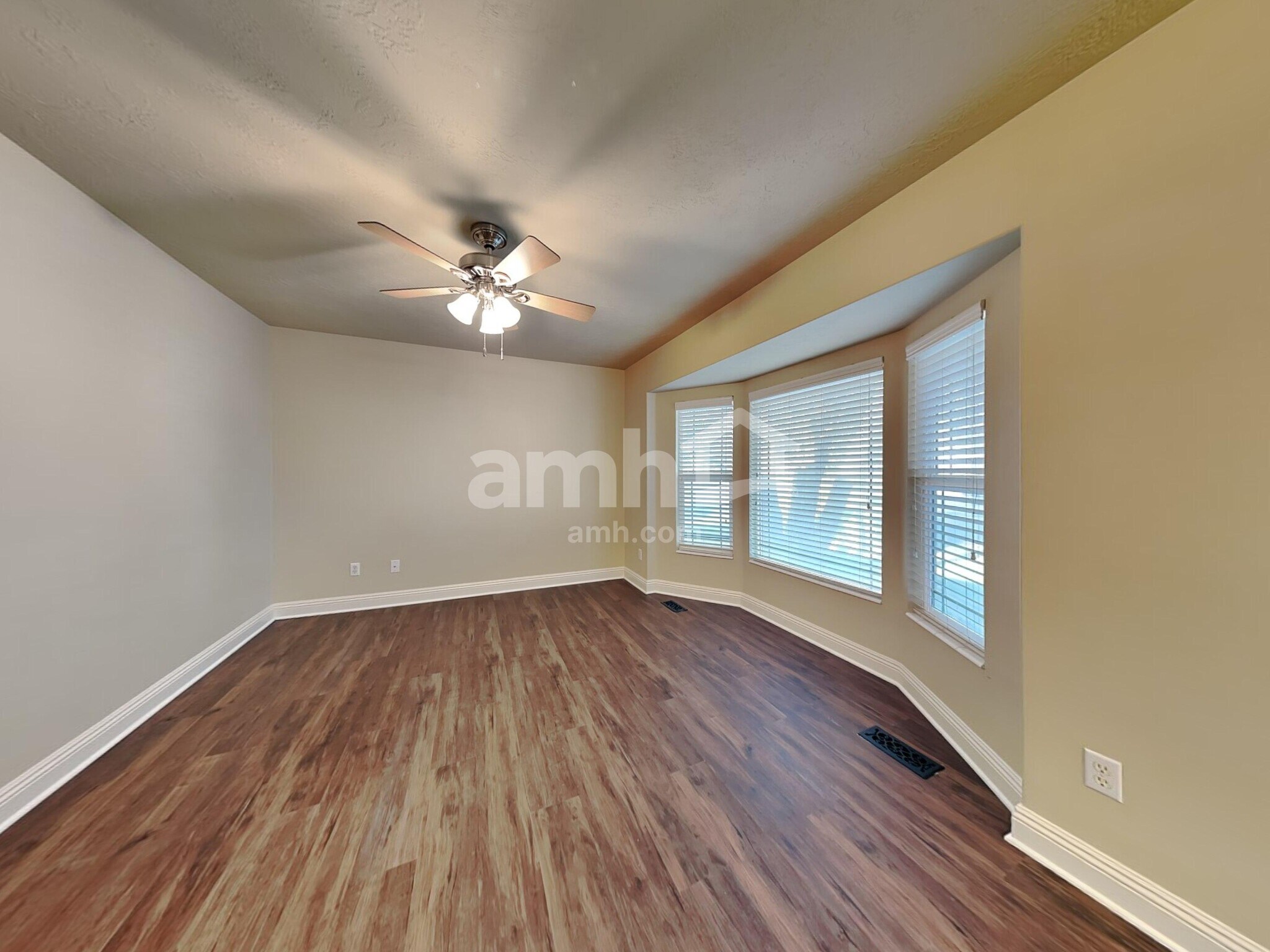 Building Photo - 1190 Inverness Dr