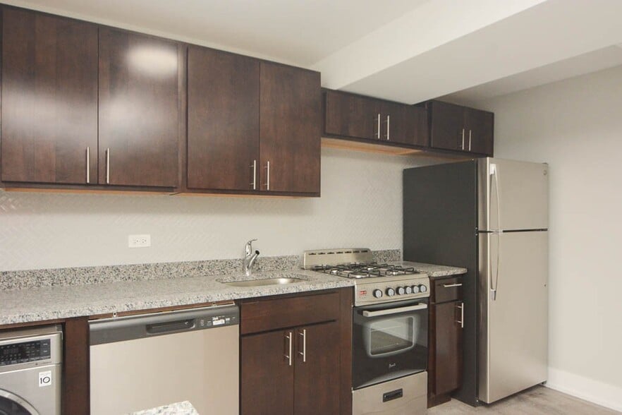 Building Photo - 459 W Belden Ave