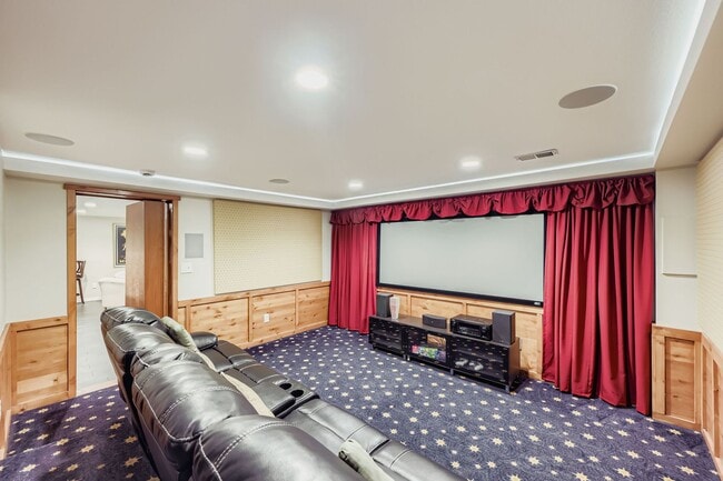 Building Photo - Private Retreat 4 BDR Near Baseline Reservoir