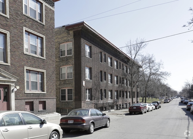 Building Photo - 1830 Stevens Ave