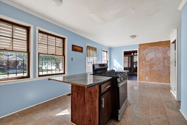 Building Photo - 322 Arlington Ave