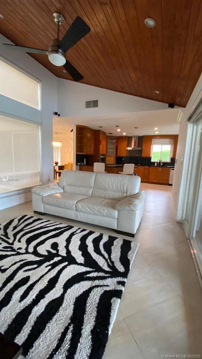 Building Photo - 13111 S Calusa Club Dr