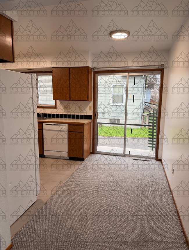 Building Photo - 9th St Triplex