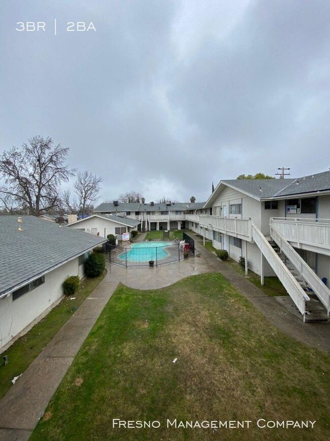 Building Photo - 1115 W Simpson Ave