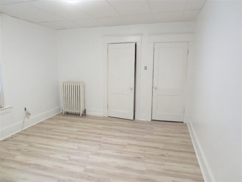 Building Photo - 2421 Beechwood Blvd