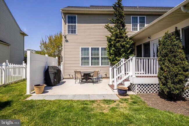 Building Photo - 740 Hickory Limb Cir