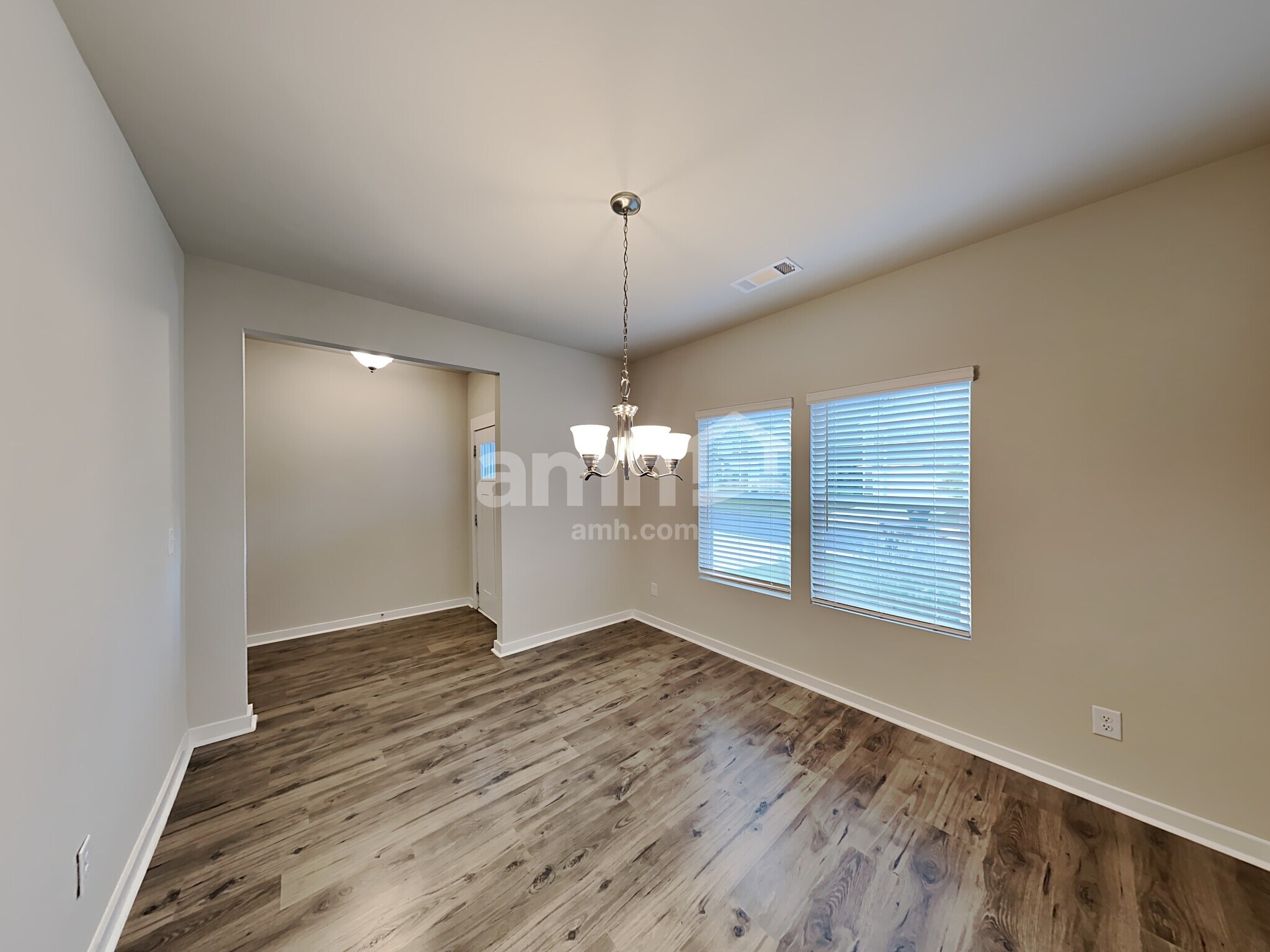 Building Photo - 468 Camp dr