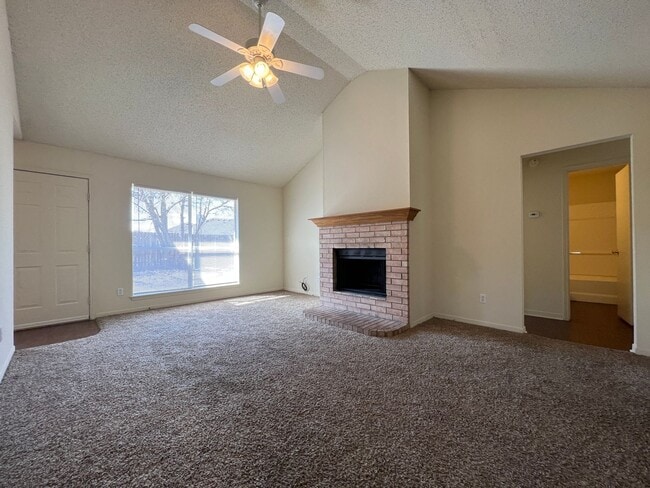 Building Photo - Duplex