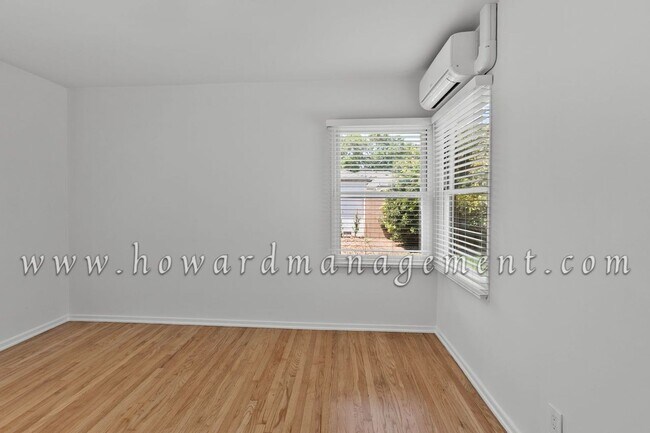 Building Photo - Home in WEST LA Cozy, Well Kept 3 Bedroom Home, Laundry & Garage, Pet Friendly, with a Yard