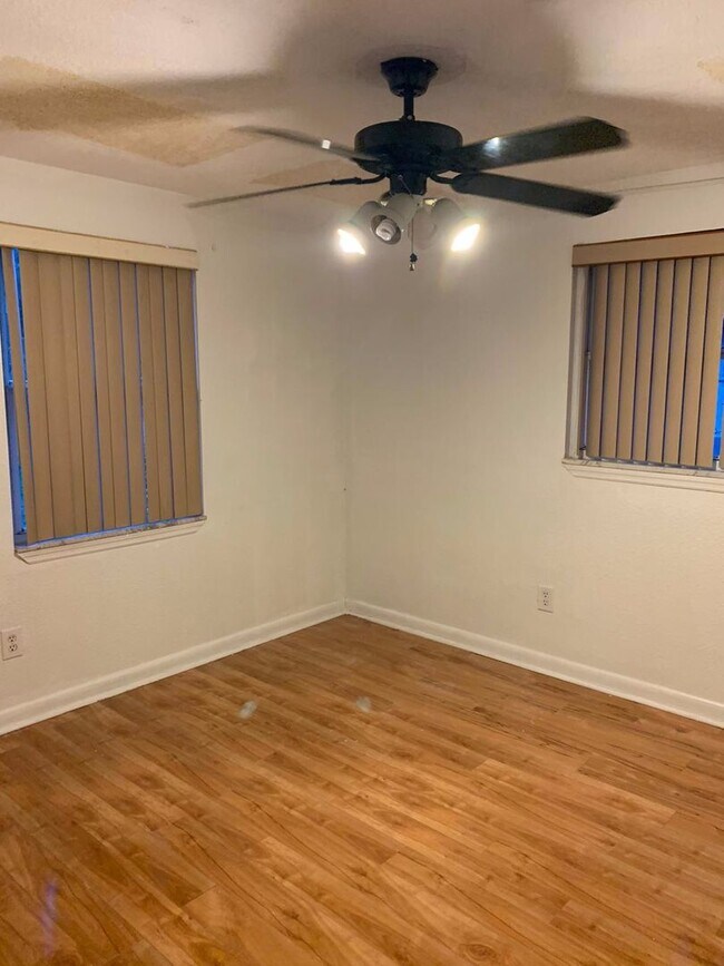 Building Photo - Available NOW ! - Single Family House in Orlando