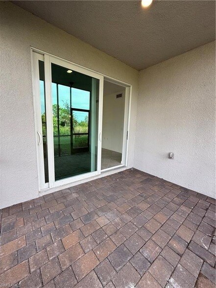 Building Photo - 14161 Heritage Landing Blvd