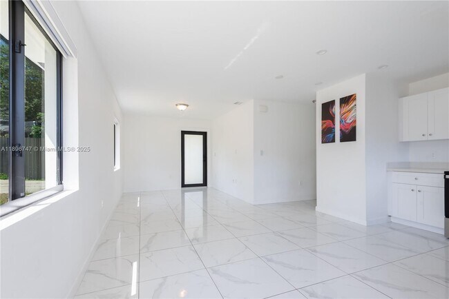 Building Photo - 2492 NW 44th St