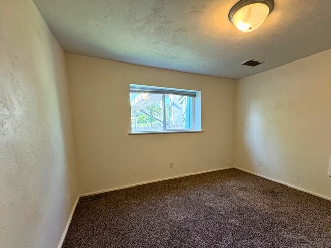 Building Photo - (HAR) South Eugene 4 bedroom/2 bath Home