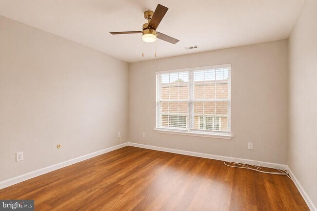 Building Photo - 3520B Neils Ct