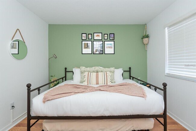 Building Photo - 547 Caribbean Dr