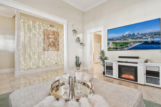 Primary Photo - 509 S Willow Ave