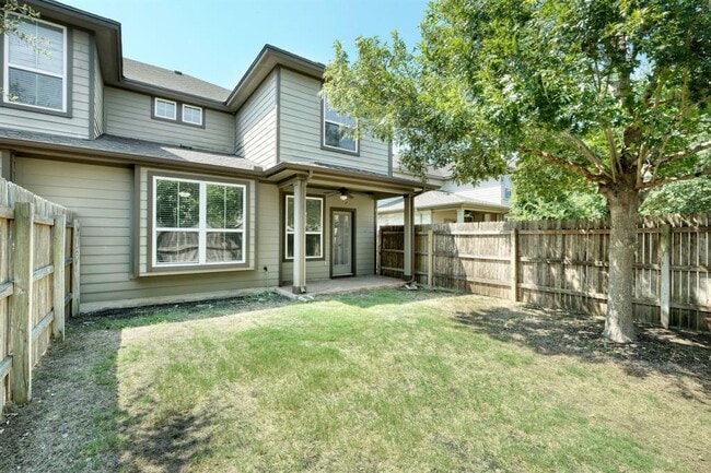 Building Photo - 13400 Briarwick Dr