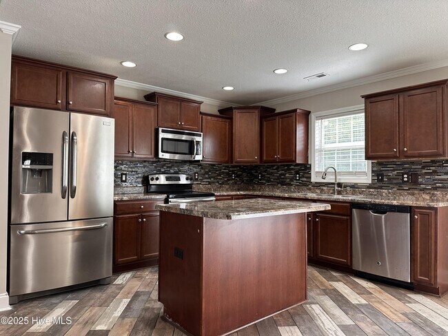 Building Photo - 159 Cavalier Dr