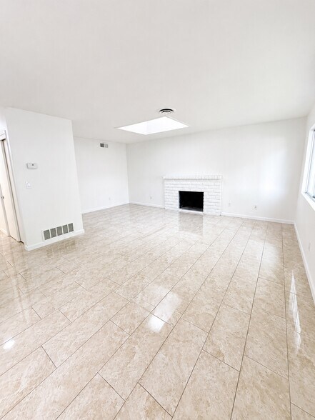 Building Photo - 2210 San Blas Ct